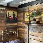 &rooms Next To Fox Covert Pub